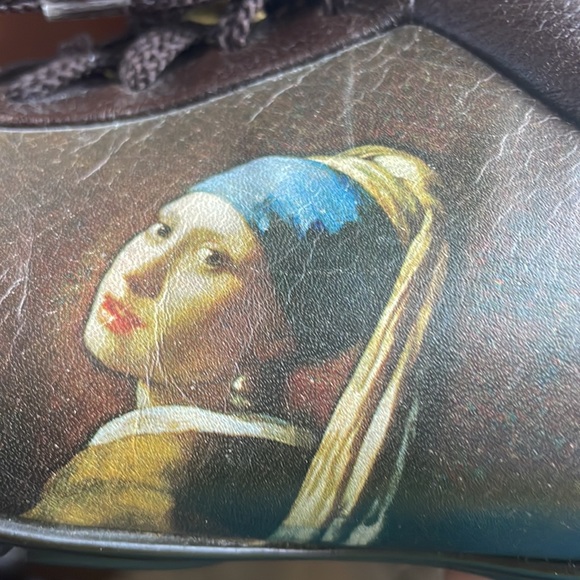 Shoes - Picture 5 of 9